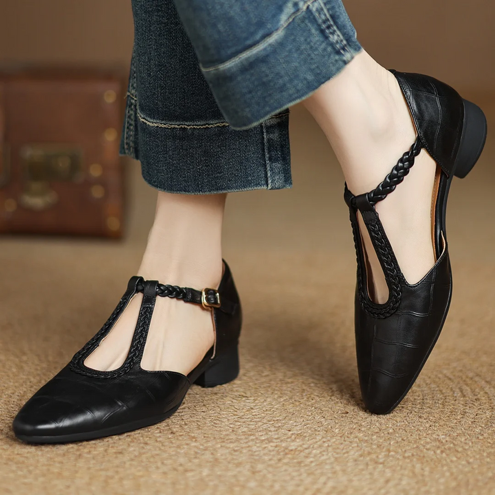 Lisa - Vintage Charm Sandals