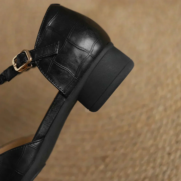 Lisa - Vintage Charm Sandals