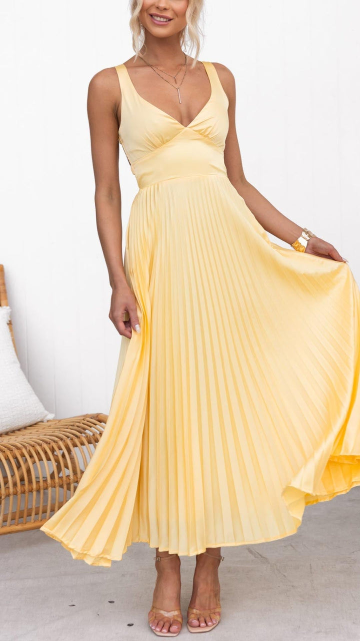 Joanne - Elegant Pleated V-Neck Maxi Dress