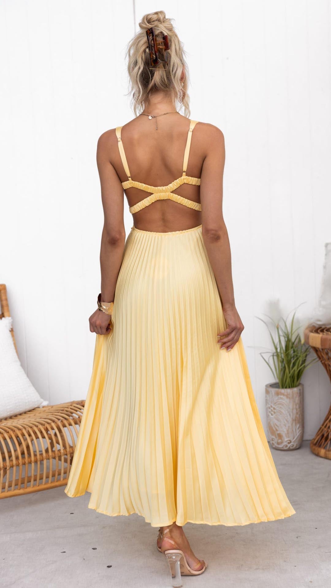Joanne - Elegant Pleated V-Neck Maxi Dress