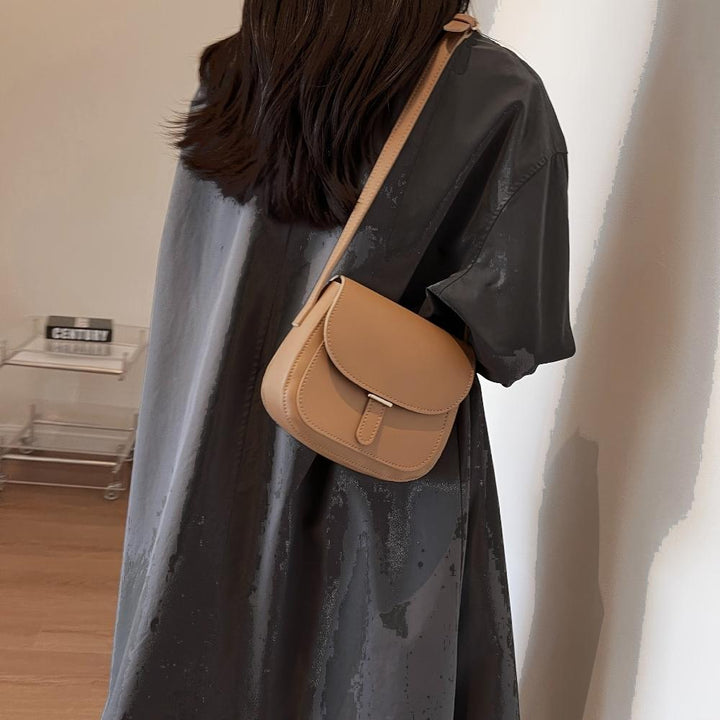 Amelia - Retro Saddle Crossbody Bag